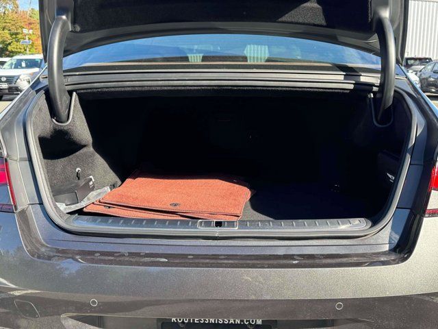 2024 Genesis G90 e-SC