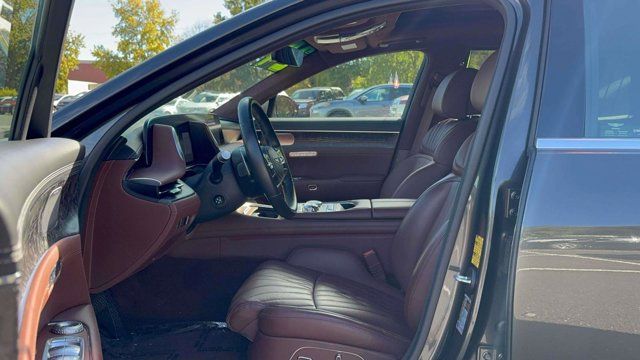 2024 Genesis G90 e-SC
