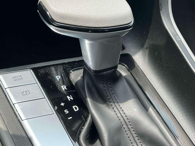2024 Hyundai Elantra SE IVT