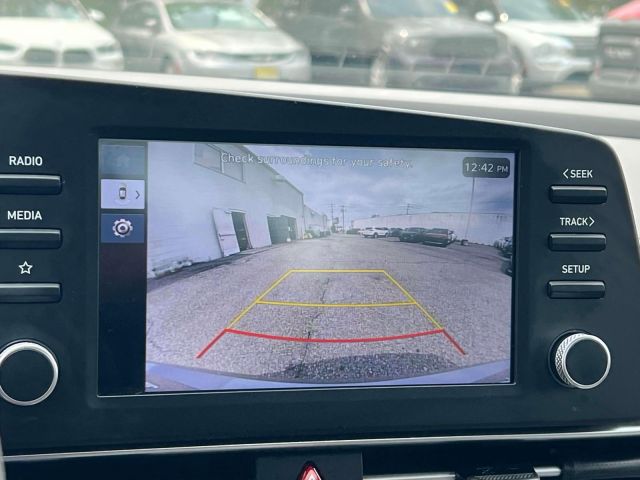 2024 Hyundai Elantra SE IVT