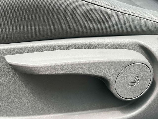 2024 Hyundai Elantra SE IVT