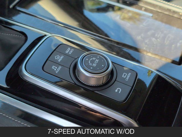 2024 INFINITI QX80 LUXE 2024 INFINITI QX80 LUXE