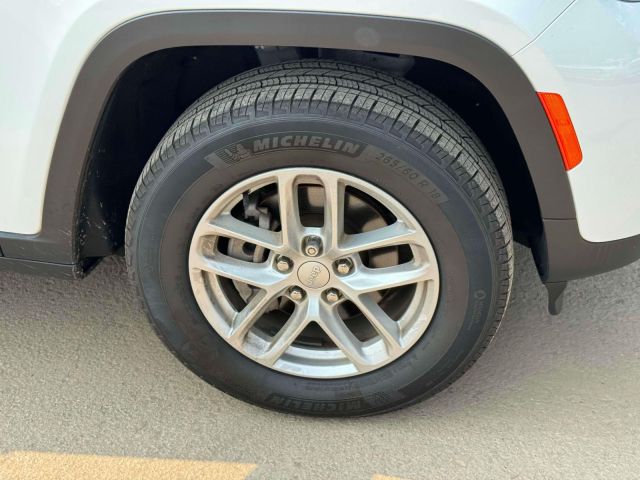 2024 Jeep Grand Cherokee Laredo X 4x4