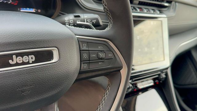 2024 Jeep Grand Cherokee Laredo X 4x4