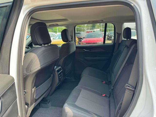 2024 Jeep Grand Cherokee Laredo X 4x4