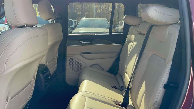 2024 Jeep Grand Cherokee Limited 4x4 2024 Jeep Grand Cherokee Limited 4x4