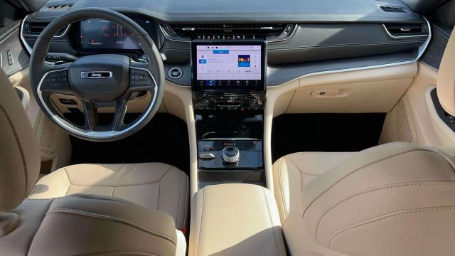 2024 Jeep Grand Cherokee Limited 4x4 2024 Jeep Grand Cherokee Limited 4x4