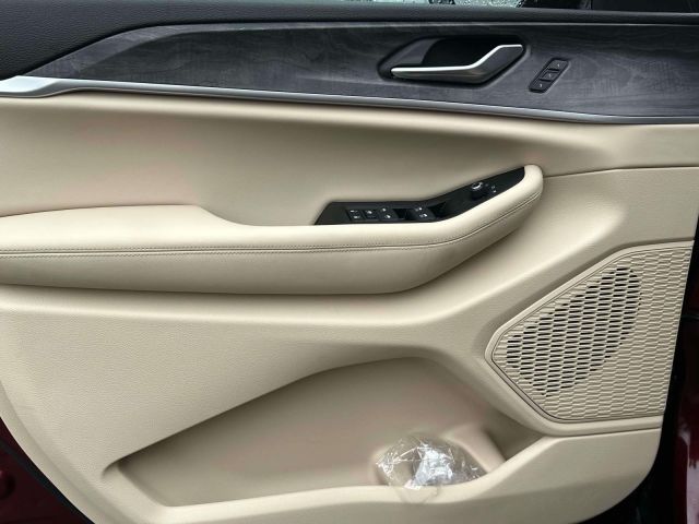 2024 Jeep Grand Cherokee Limited 4x4 2024 Jeep Grand Cherokee Limited 4x4