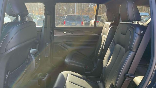 2024 Jeep Grand Cherokee L Limited 4x4 2024 Jeep Grand Cherokee L Limited 4x4