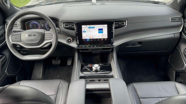 2024 Jeep Wagoneer L Series II 4x4