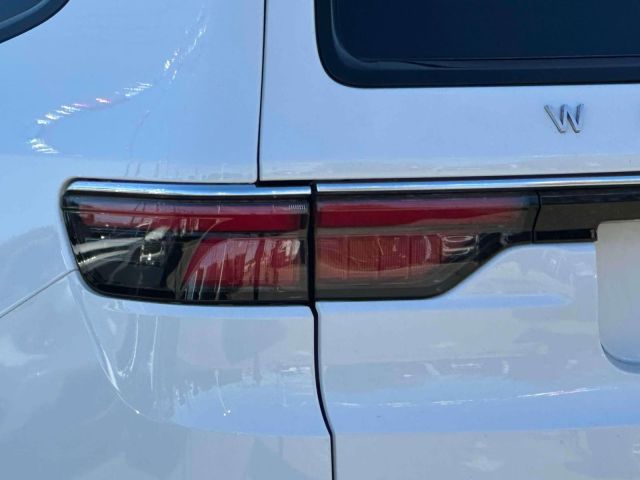 2024 Jeep Wagoneer L Series III 4x4 2024 Jeep Wagoneer L Series III 4x4