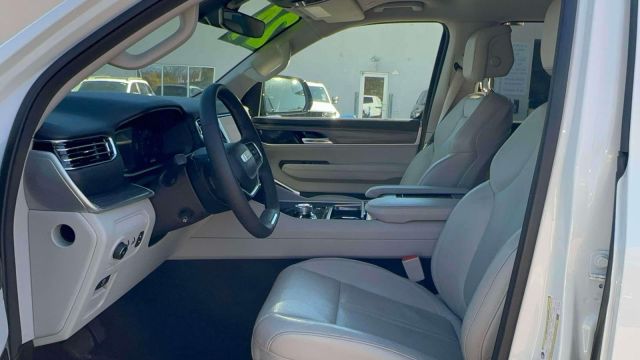 2024 Jeep Wagoneer L Series III 4x4 2024 Jeep Wagoneer L Series III 4x4