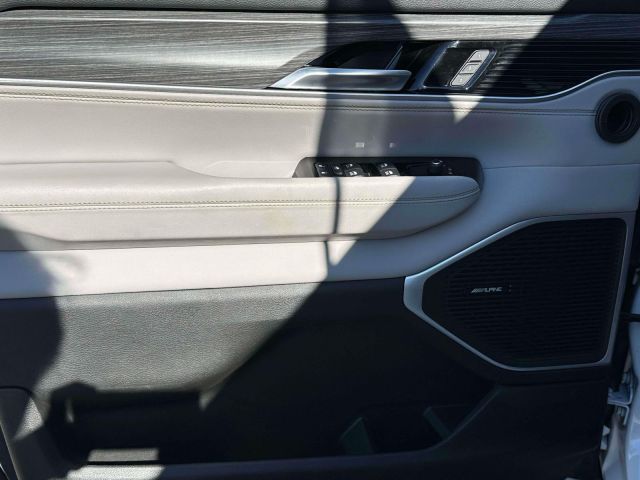 2024 Jeep Wagoneer L Series III 4x4 2024 Jeep Wagoneer L Series III 4x4