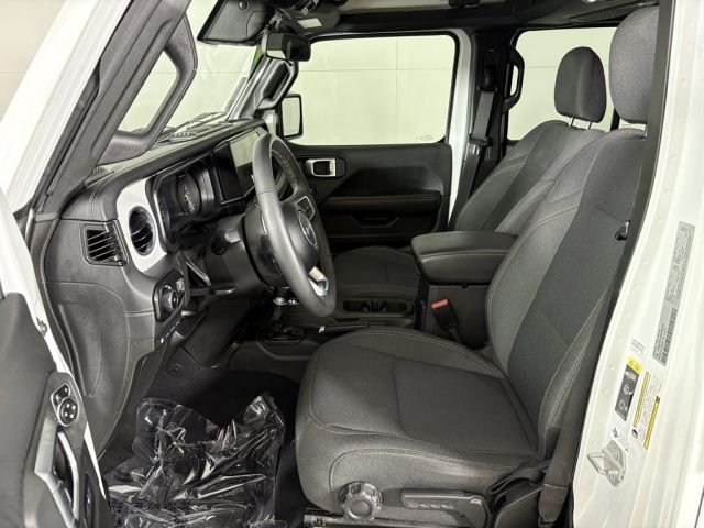 2024 Jeep Wrangler Sahara 4xe 2024 Jeep Wrangler Sahara 4xe