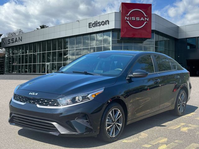 2024 Kia Forte LXS IVT