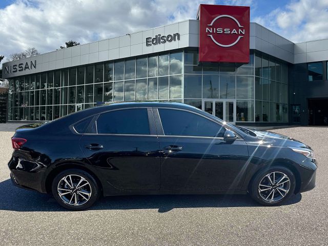 2024 Kia Forte LXS IVT
