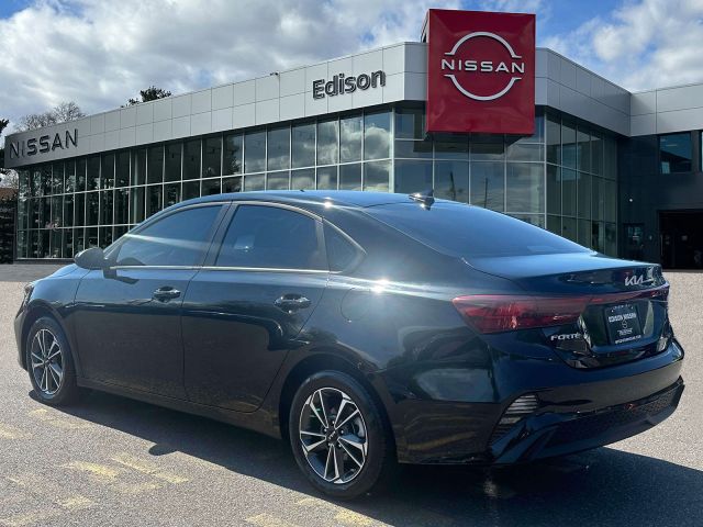 2024 Kia Forte LXS IVT