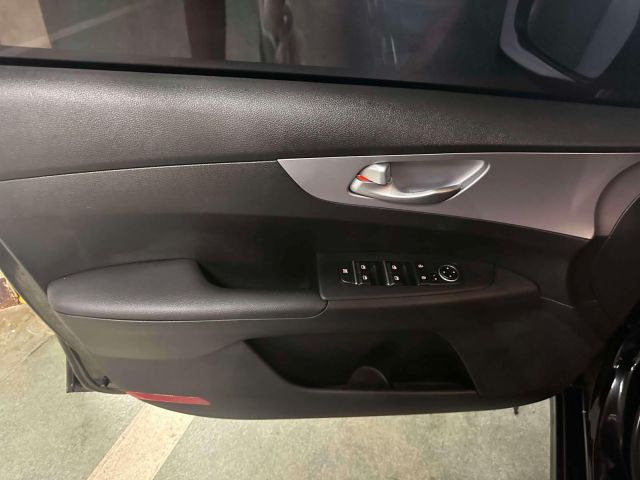 2024 Kia Forte LXS IVT