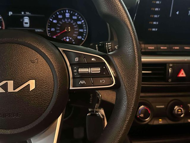 2024 Kia Forte LXS IVT