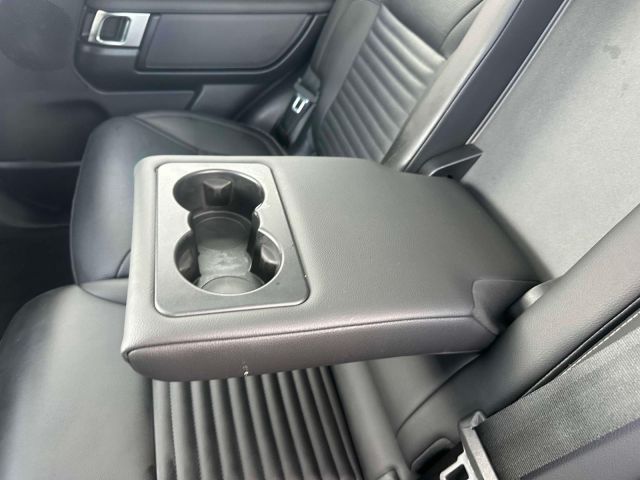 2024 Land Rover Discovery P300 S