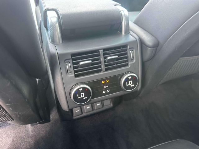 2024 Land Rover Discovery P300 S