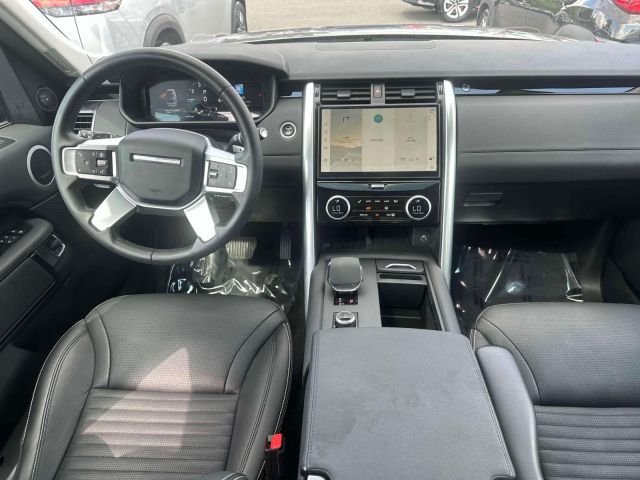 2024 Land Rover Discovery P300 S