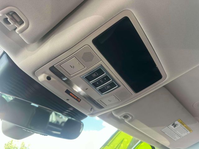 2024 Land Rover Discovery P300 S