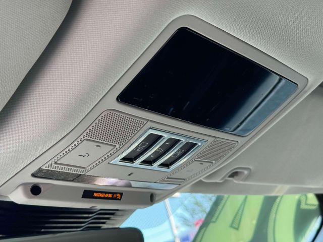 2024 Land Rover Discovery P300 S