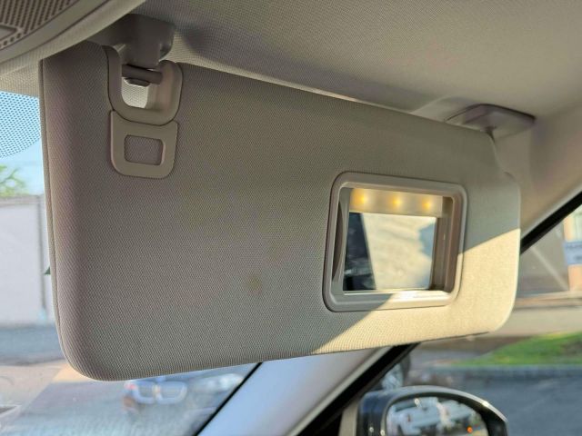 2024 Land Rover Discovery P300 S