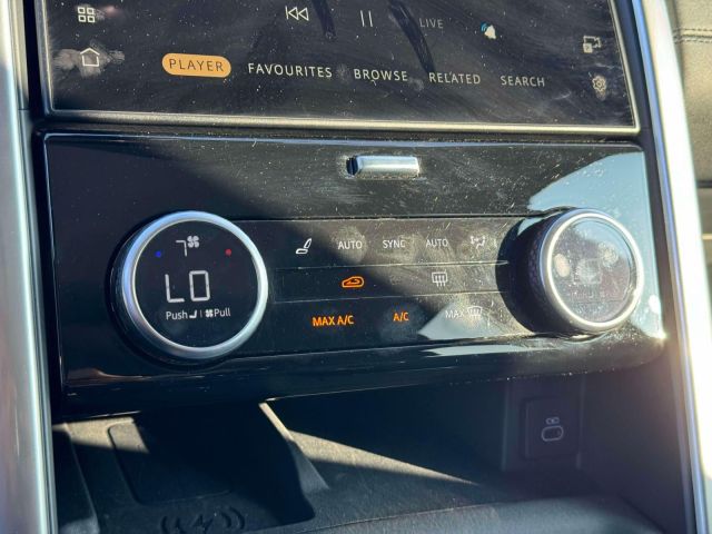 2024 Land Rover Discovery P300 S