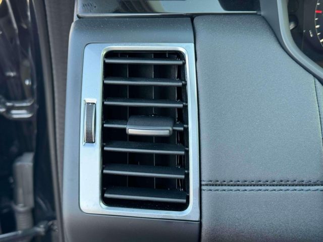 2024 Land Rover Discovery P300 S