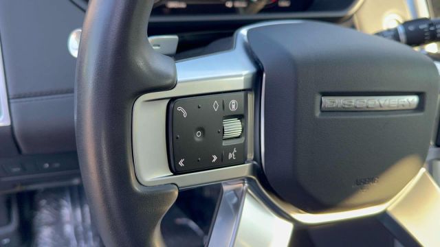 2024 Land Rover Discovery P300 S