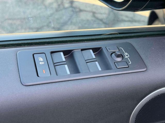 2024 Land Rover Discovery P300 S