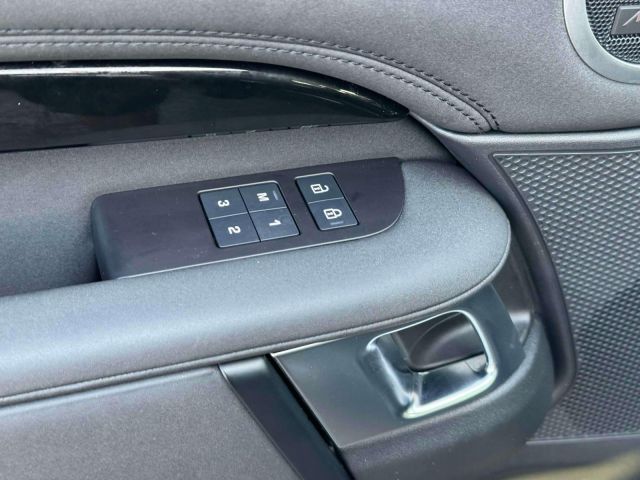 2024 Land Rover Discovery P300 S