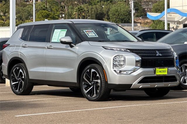 2024 Mitsubishi Outlander SE