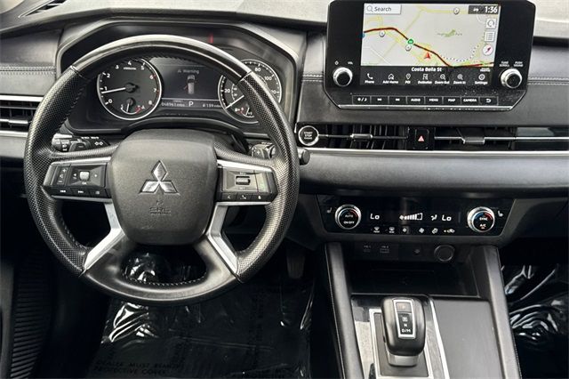 2024 Mitsubishi Outlander SE