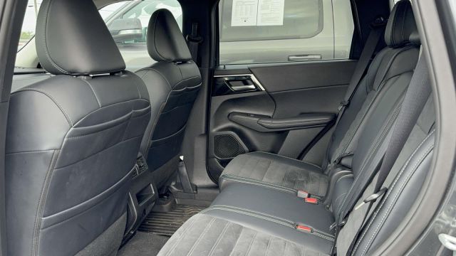 2024 Mitsubishi Outlander SE FWD