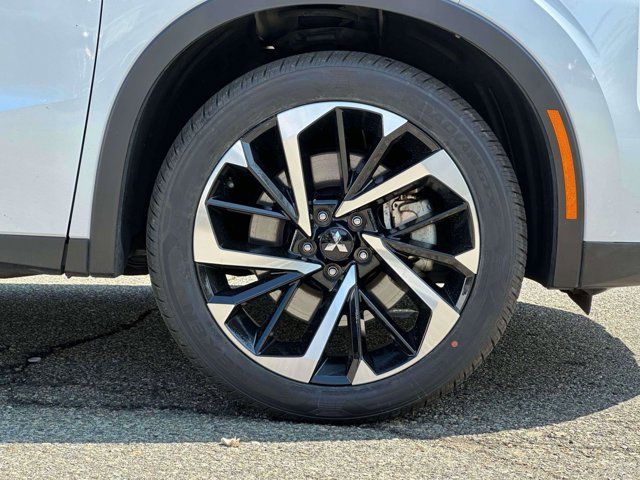 2024 Mitsubishi Outlander Plug-In Hybrid SE