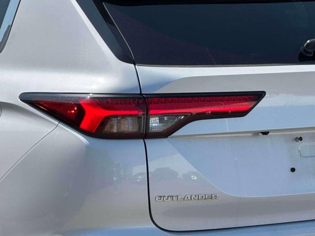 2024 Mitsubishi Outlander Plug-In Hybrid SE