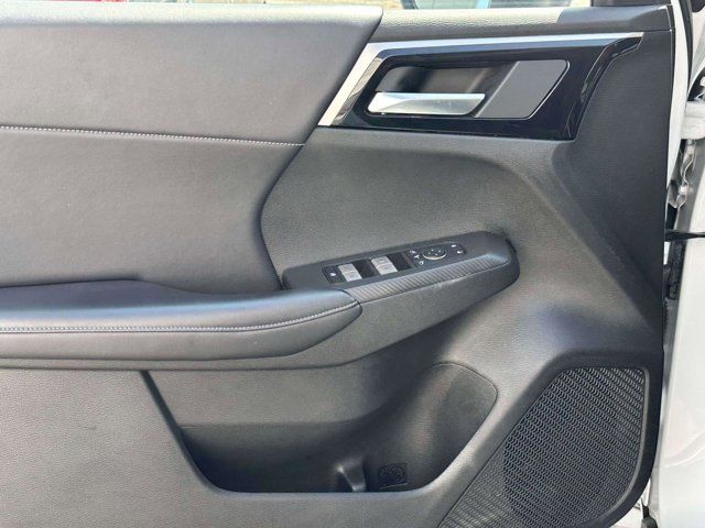2024 Mitsubishi Outlander Plug-In Hybrid SE
