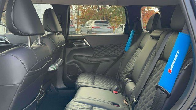 2024 Mitsubishi Outlander Plug-In Hybrid SEL 2024 Mitsubishi Outlander Plug-In Hybrid SEL