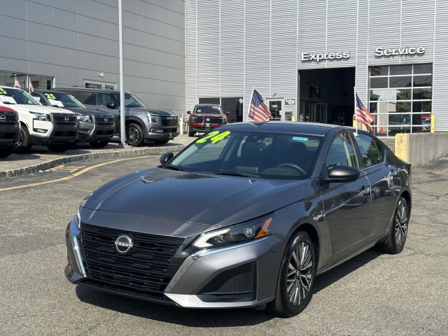 2024 Nissan Altima 2.5 SV Sedan