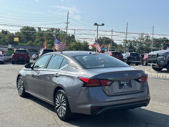 2024 Nissan Altima 2.5 SV Sedan