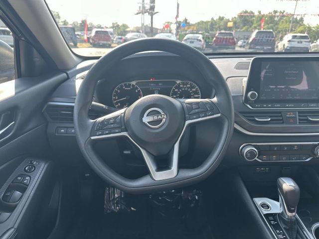 2024 Nissan Altima 2.5 SV Sedan