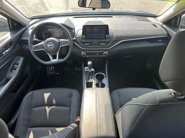 2024 Nissan Altima 2.5 SV Sedan