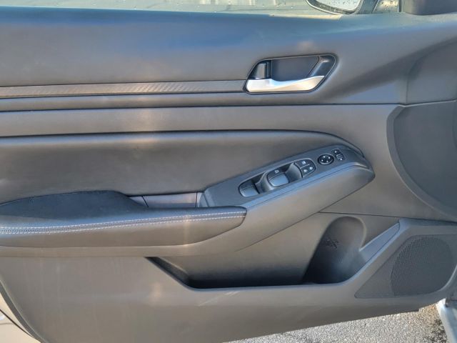 2024 Nissan Altima 2.5 SV Sedan