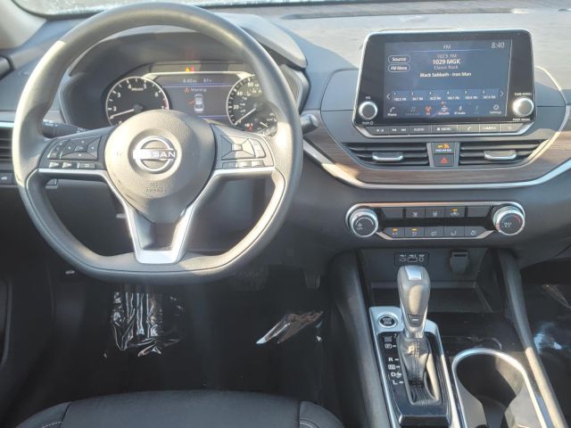 2024 Nissan Altima 2.5 SV Sedan