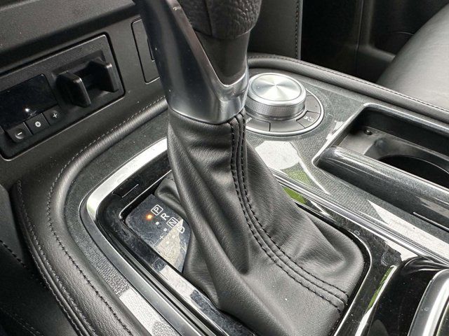 2024 Nissan Armada SV 2024 Nissan Armada SV