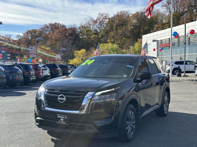 2024 Nissan Pathfinder S