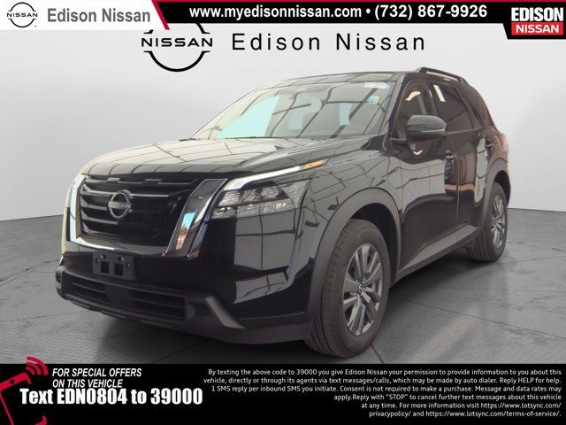 2024 Nissan Pathfinder SV